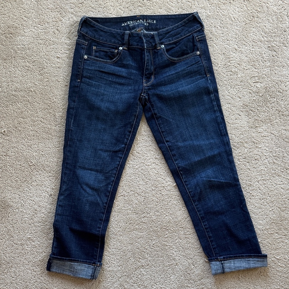 American Eagle Outfitters Women's Dark Blue Cropped Jeans